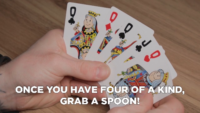 Amazon.com: PlayMonster Spoons in a Case, Card Games for Kids